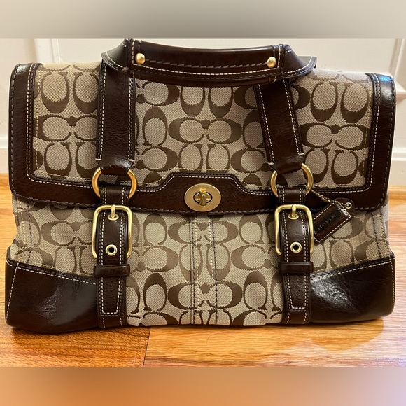 Coach Signature HAMPTON Large Flap Satchel - Like New - Picture 1 of 7